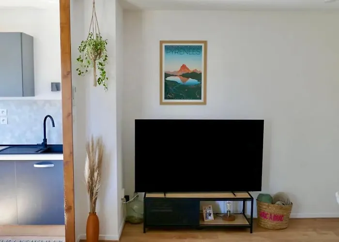 Au Country, Calme Avec Parking