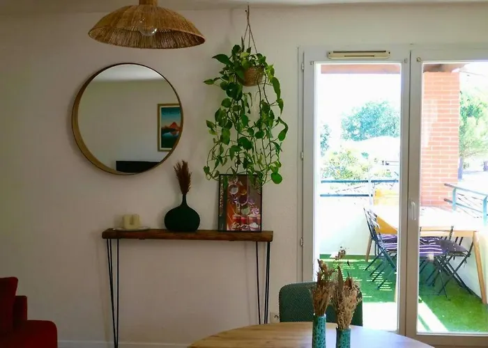 Au Country, Calme Avec Parking *